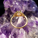 Anillo de compromiso con diamante de laboratorio central de 2.0ct corte oval con certificado IGI elaborado en oro amarillo 14k