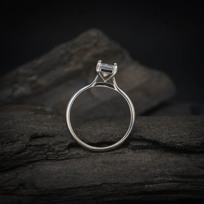 Anillo de compromiso con diamante natural de 1.0ct corte radiante con certificación GIA elaborado en oro blanco de 14k