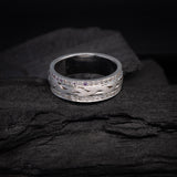 Argolla de matrimonio maciza de 6mm con incrustación de diamantes naturales (toda la pieza) elaborada en oro blanco de 18k