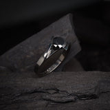 Anillo de compromiso con diamante negro natural central de 1.0ct elaborado en oro amarillo de 14 kilates con baño de carburo de tugsteno