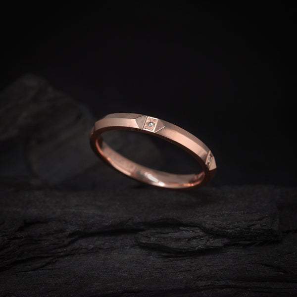Argolla de matrimonio confort sólida de 3mm con incrustación de diamantes naturales elaborada en oro rosa de 10k