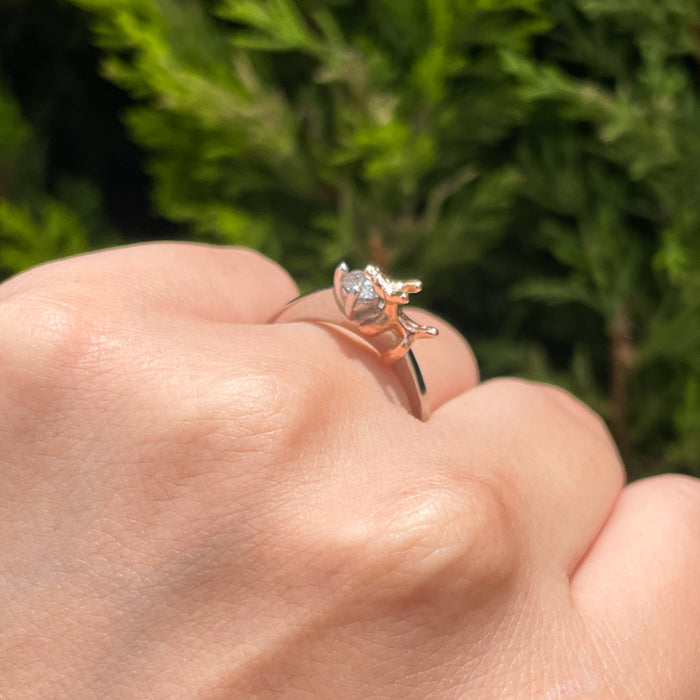 Anillo de compromiso con diamante natural de .20ct elaborado en oro de 14 kilates