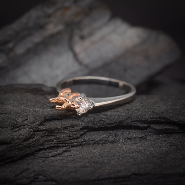 Anillo de compromiso con diamante natural de .20ct elaborado en oro de 14 kilates