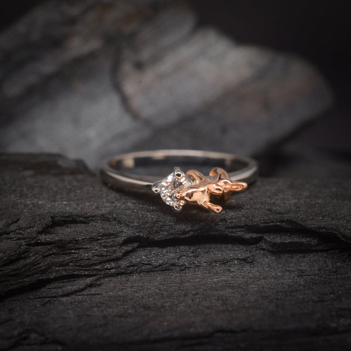 Anillo de compromiso con diamante natural de .20ct elaborado en oro de 14 kilates
