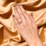 Anillo de compromiso con diamante natural de 1.0ct con certificación GIA y 18 diamantes laterales elaborado en oro amarillo de 14 kilates