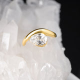 Anillo de compromiso con diamante de laboratorio central de 2.0ct corte gota con certificado IGI elaborado en oro amarillo 14k