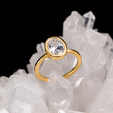 Anillo de compromiso con diamante de laboratorio central de 2.0ct corte oval con certificado IGI elaborado en oro amarillo 14k