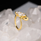 Anillo de compromiso con diamante de laboratorio central de 2.0ct corte marquise con certificado IGI elaborado en oro amarillo 14k