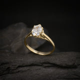 Anillo de compromiso con diamante de laboratorio de 1.5ct corte oval con certificado IGI elaborado en oro amarillo de 14k