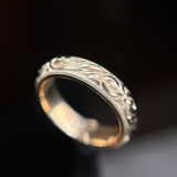 Par de argollas de matrimonio de 4.5mm y 5mm macizas personalizadas elaboradas en oro amarillo de 14k