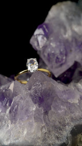 Anillo de compromiso con diamante de laboratorio de 1.0ct corte oval con certificado IGI elaborado en oro amarillo de 14k