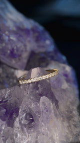 Media churumbela con 17 diamantes de laboratorio elaborada en oro amarillo de 10k
