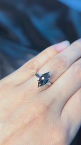 Anillo de compromiso con diamante natural sal y pimienta central de 2.0ct corte marquise elaborado en oro blanco de 14k