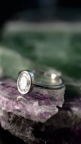 Anillo de compromiso con diamante de laboratorio de 1.0ct corte oval con certificado IGI elaborado en oro blanco de 14k