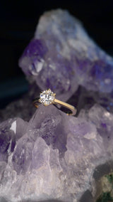 Anillo de compromiso con diamante de laboratorio central de 1.0ct corte brillante con certificado IGI elaborado en oro amarillo 14k
