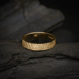 Par de argollas de matrimonio macizas de 2.5mm y 4.5mm elaboradas en oro amarillo de 10k