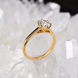 Anillo de compromiso con diamante natural de 1.0ct corte brillante con certificación GIA elaborado en oro amarillo de 14k