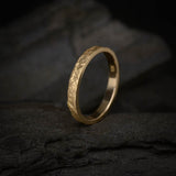 Par de argollas de matrimonio macizas de 2.5mm y 4.5mm elaboradas en oro amarillo de 10k