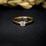 Anillo de compromiso con diamante natural de .40ct con certificación GIA elaborado en oro amarillo de 14 kilates