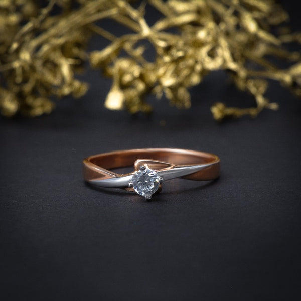 Anillo de compromiso con diamante natural de .20ct elaborado en oro rosa de 14 kilates