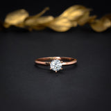 Anillo de compromiso con cristal elaborado en oro rosa de 14 kilates