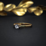 Anillo de compromiso con diamante natural .20ct en oro amarillo de 18 kilates