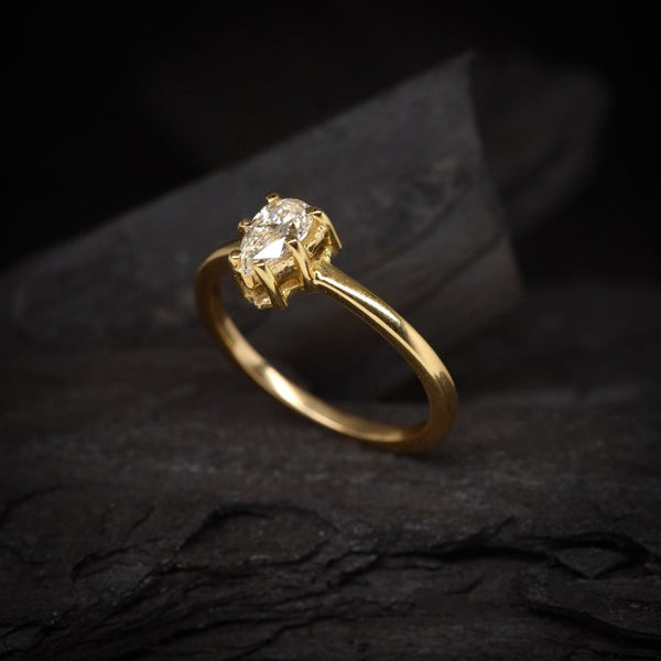 Anillo de compromiso con diamante natural de .40ct con certificación GIA elaborado en oro amarillo de 14 kilates