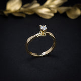 Anillo de compromiso con diamante natural de .20ct  elaborado en oro amarillo de 18 kilates