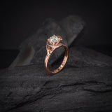 Anillo de compromiso con moissanita de .50ct con certificado GRA elaborado en oro rosa de 14 kilates