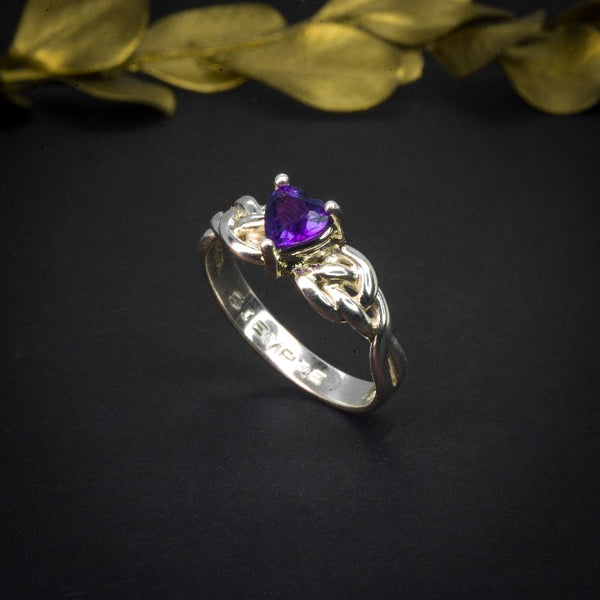 Anillo de compromiso con amatista natural elaborado en oro blanco de 14 kilates