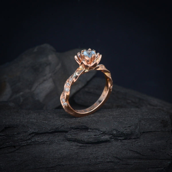 Anillo de compromiso con topacio natural y 18 diamantes naturales laterales elaborado en oro rosa de 14 kilates