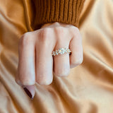 Anillo de compromiso con cristales elaborado en oro amarillo de 14 kilates