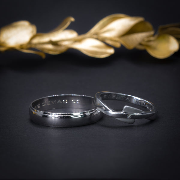 Par de argollas de matrimonio macizas de 4mm y 3mm elaboradas en oro blanco 14 kilates