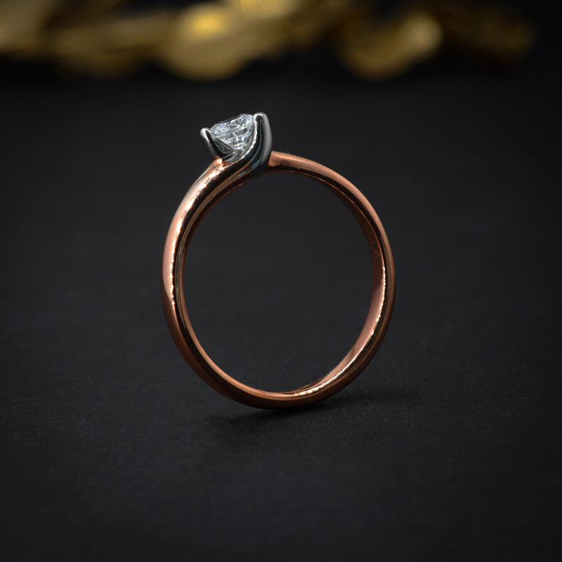 Anillo de compromiso con diamante natural .20ct en oro rosa de 14 kilates