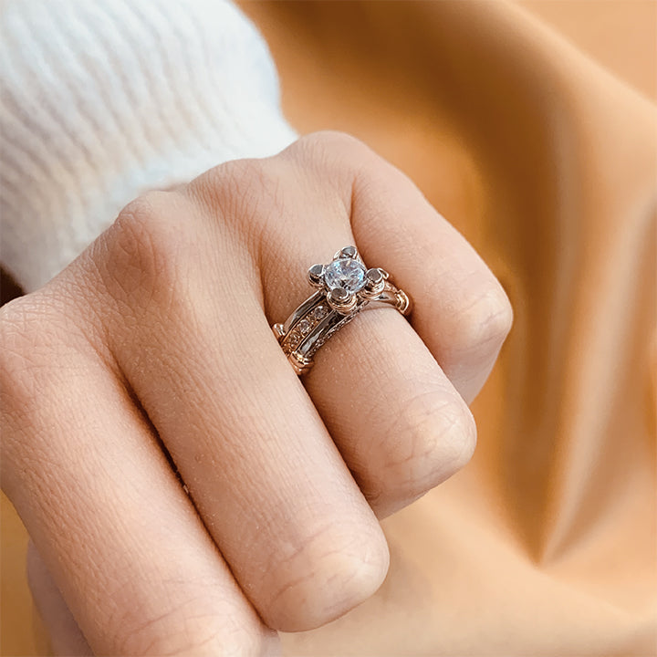 Anillo de compromiso con cristales elaborado en oro rosa y blanco de 14 kilates