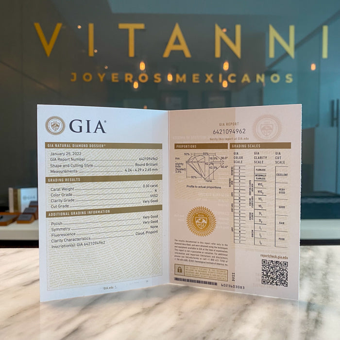 Anillo de compromiso con diamante natural de .30ct con certificación GIA elaborado en oro de 14 kilates