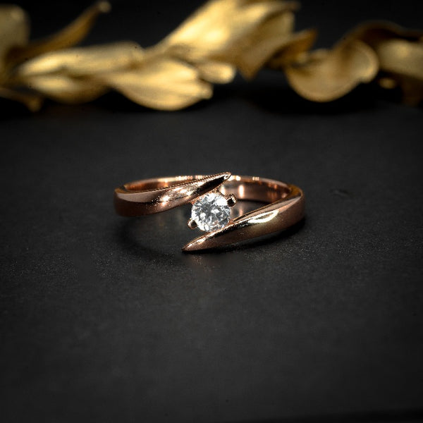 Anillo de compromiso con diamante natural de .20 puntos elaborado en oro rosa de 14 kilates